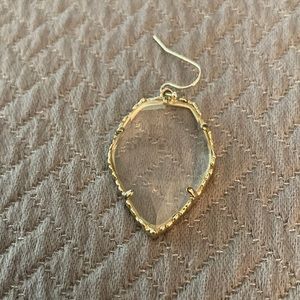 ONE only ONE Kendra Scott earring